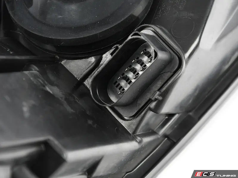 ECS Tuning - ZIZA MK7.5 Style Headlight Set - Red Trim