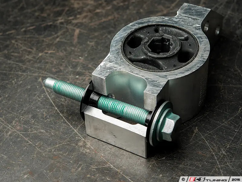 ECS Tuning -  Front Subframe Locking Collar Kit VW MK5/MK6