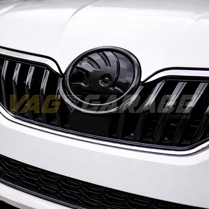Genuine Skoda Front Emblem Badge ´SKODA Logo´ for SUPERB III - Monte Carlo Black Version O3-ZNK-BLK