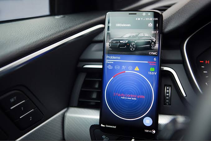 OBDeleven Phone Holder