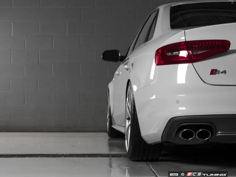ECS Tuning - Audi B8 A4/S4 Flush Kit with Black Ball Seat Bolts 10/12.5mm F/R. 66.5CB